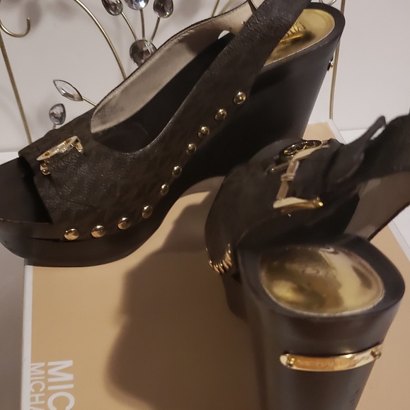 MK Hamilton Purse and MK Charm Sling Sandal - Picture 6 of 8